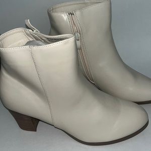 New Winter White Heeled Boot